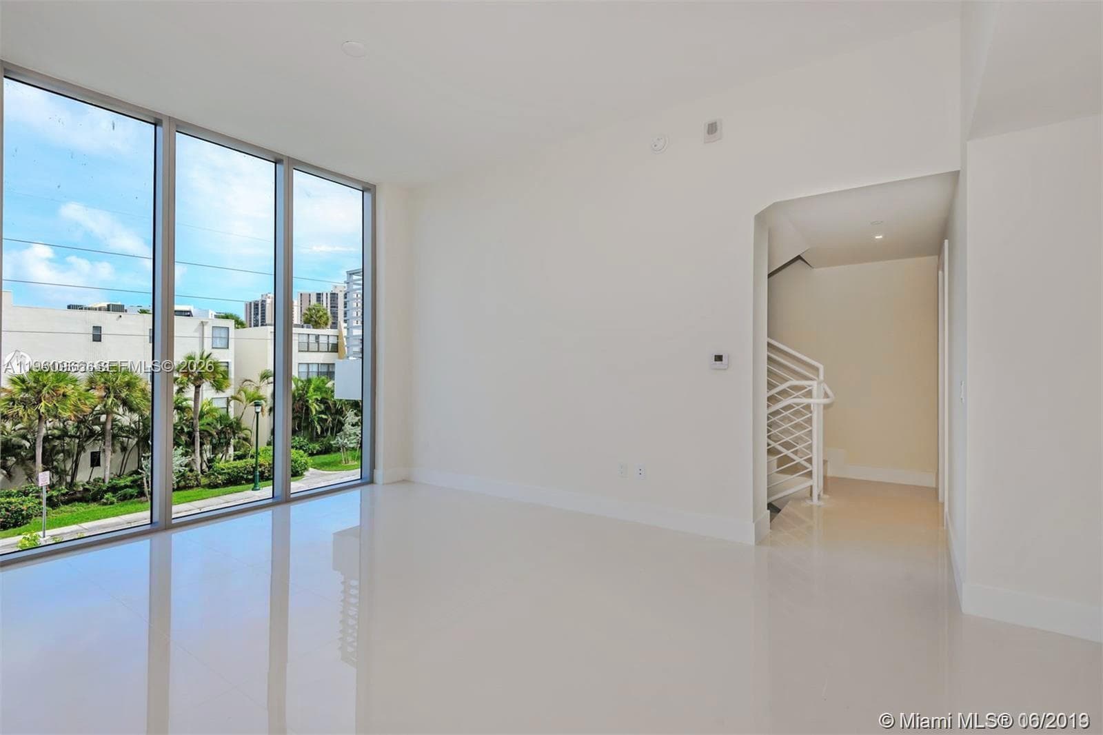 2960 NE 207th St # 102, Aventura FL 33180 — 13