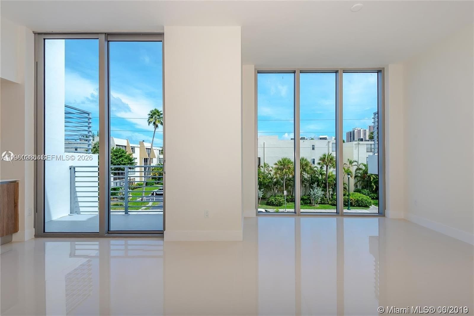2960 NE 207th St # 102, Aventura FL 33180 — 5