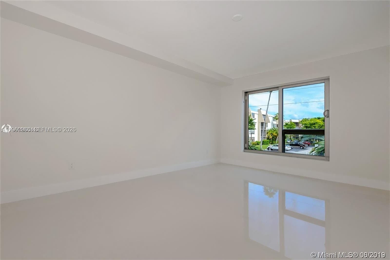 2960 NE 207th St # 102, Aventura FL 33180 — 21