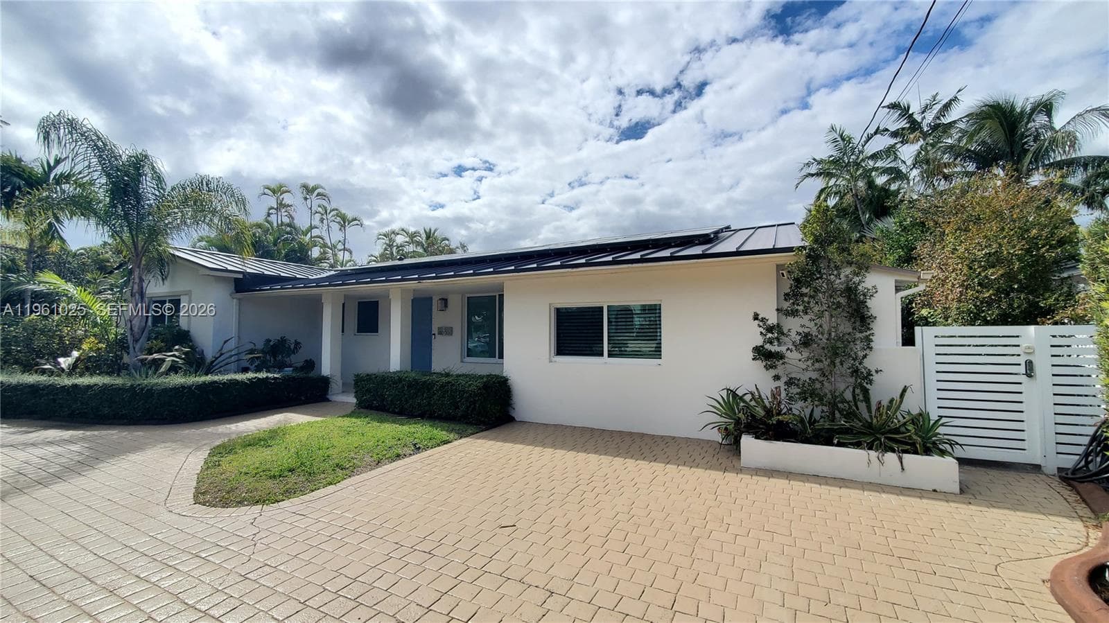 13000 Coronado Ln, North Miami FL 33181 — 3
