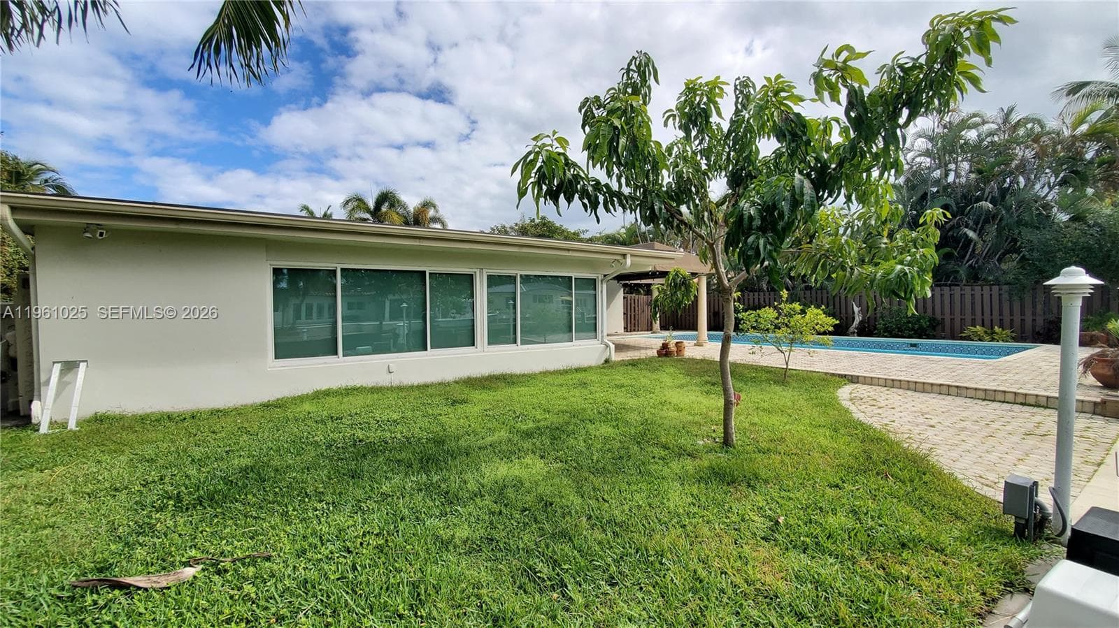 13000 Coronado Ln, North Miami FL 33181 — 25