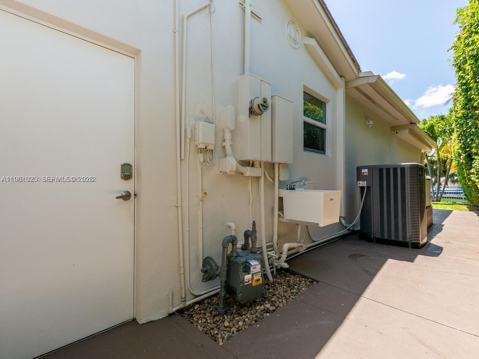 13000 Coronado Ln, North Miami FL 33181 — 21