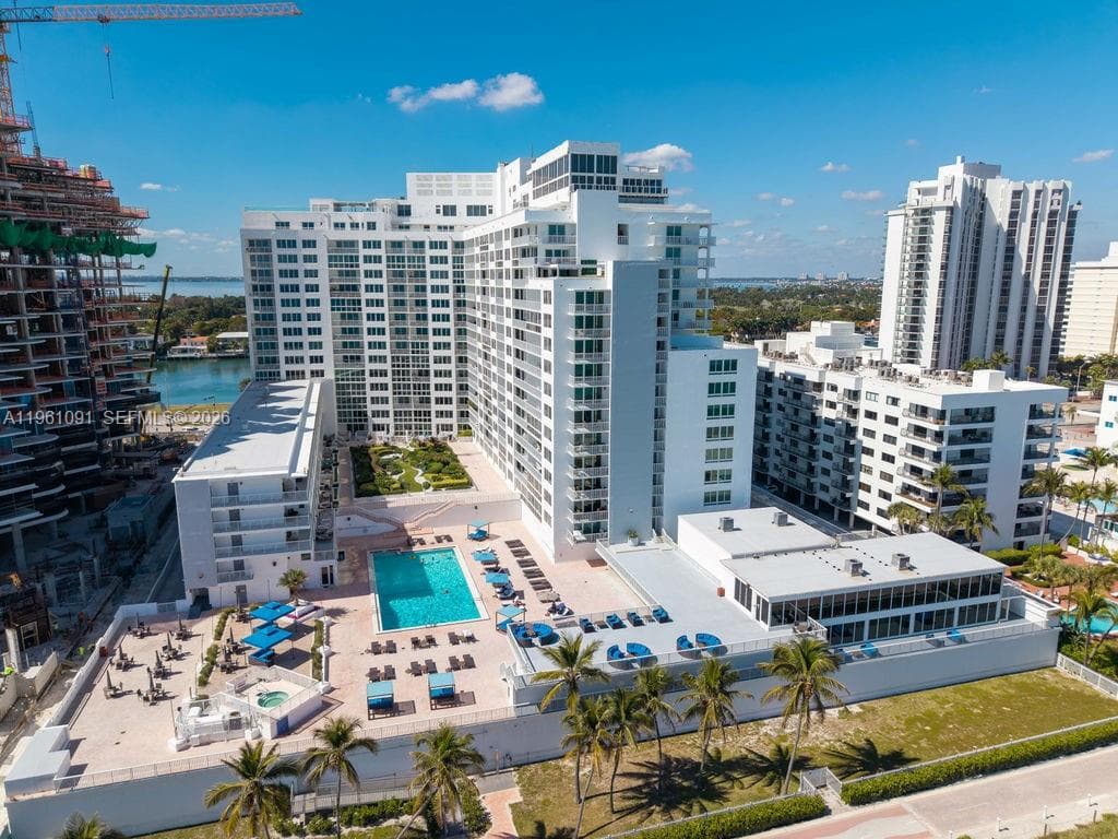 5401 Collins Ave # 919, Miami Beach FL 33140 — 2