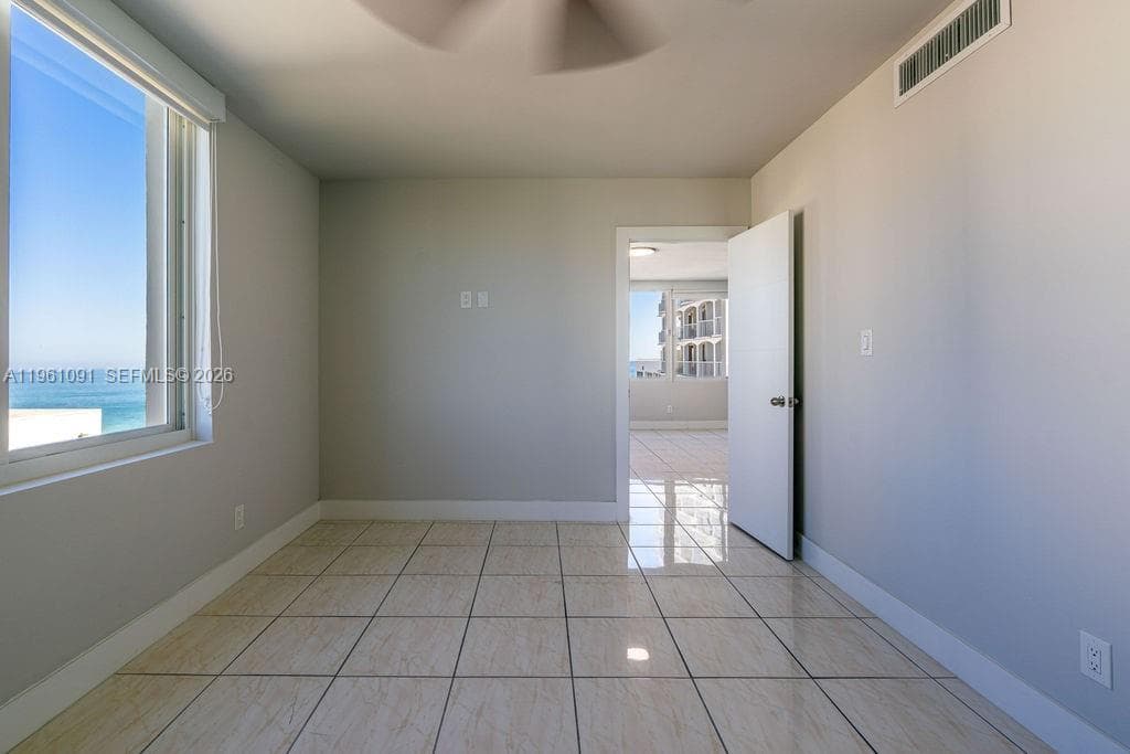 5401 Collins Ave # 919, Miami Beach FL 33140 — 12