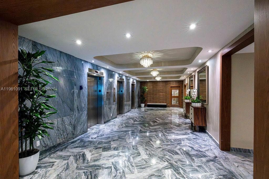 5401 Collins Ave # 919, Miami Beach FL 33140 — 26