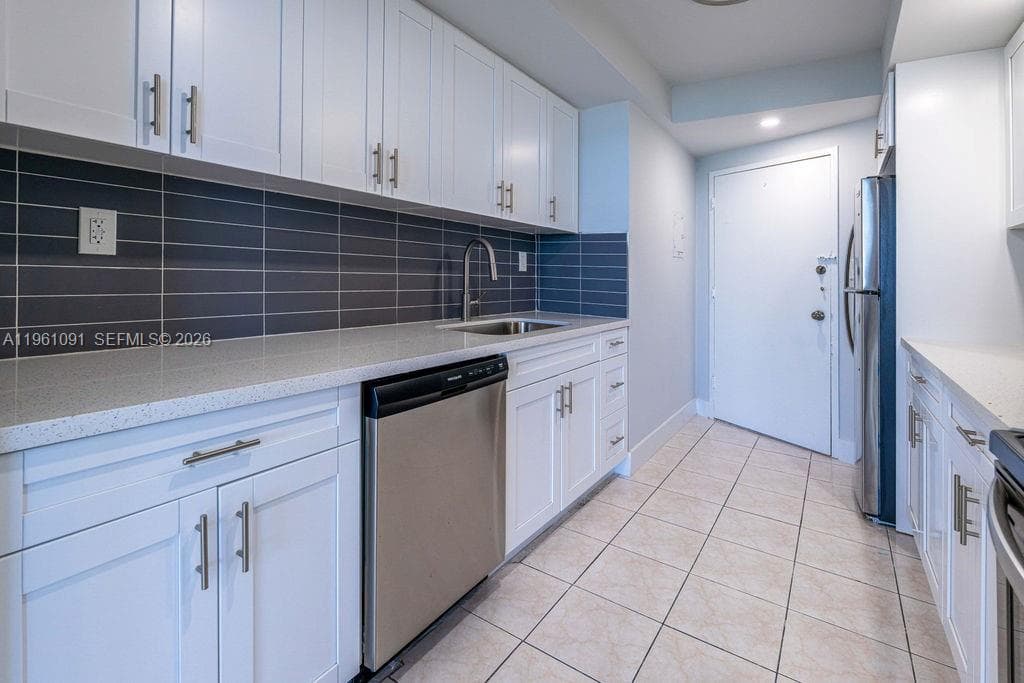 5401 Collins Ave # 919, Miami Beach FL 33140 — 9
