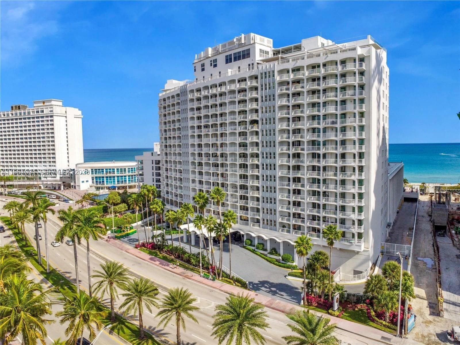 5401 Collins Ave # 919, Miami Beach FL 33140 — 33