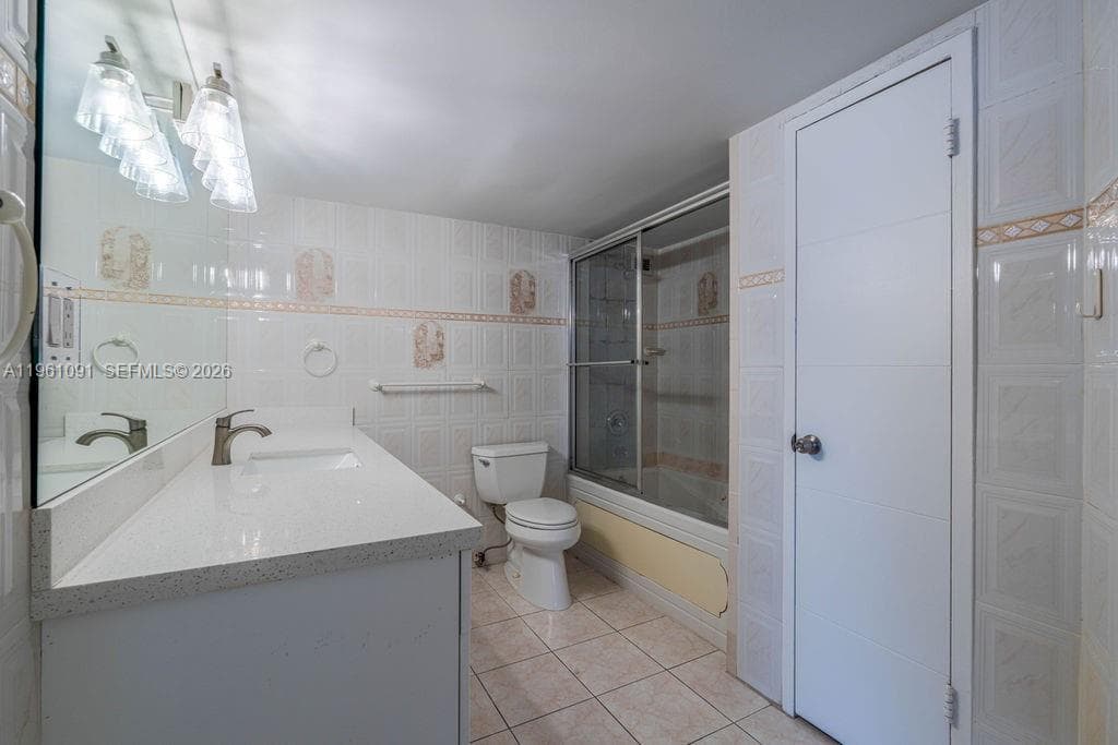 5401 Collins Ave # 919, Miami Beach FL 33140 — 18