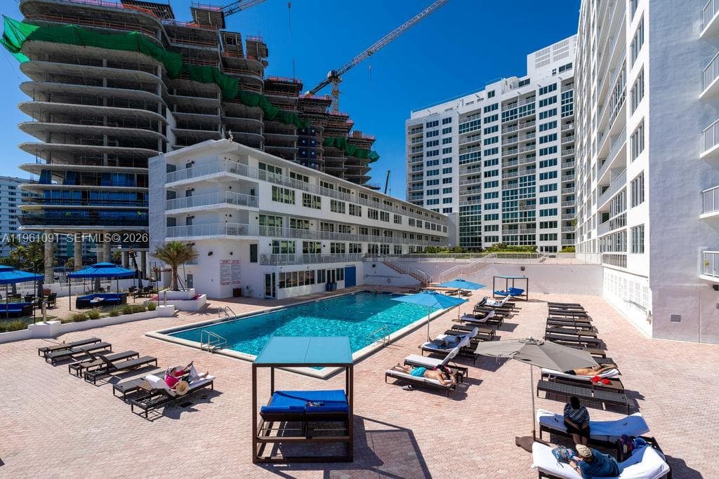5401 Collins Ave # 919, Miami Beach FL 33140 — 31