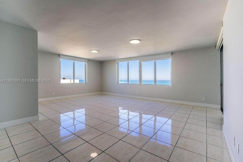 5401 Collins Ave # 919, Miami Beach FL 33140 — 4