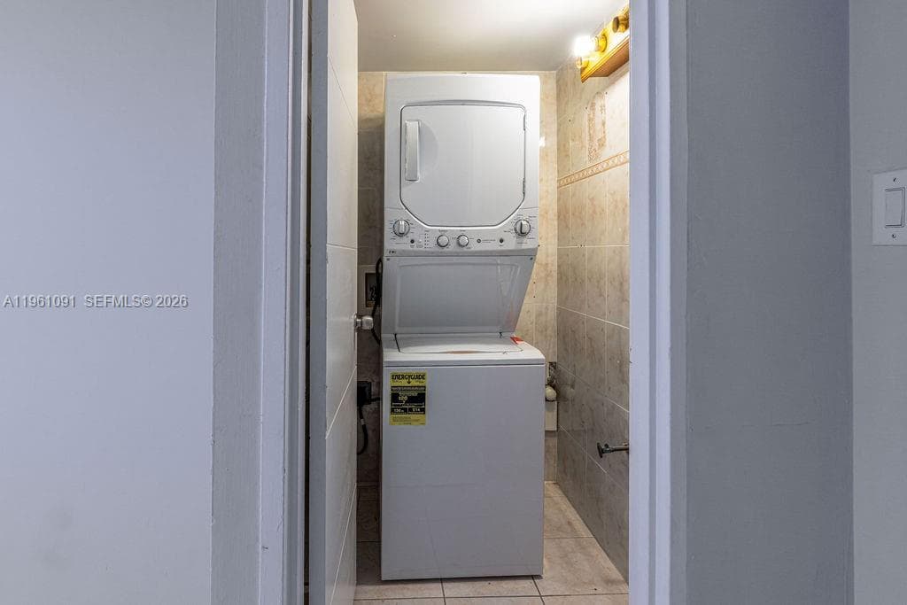 5401 Collins Ave # 919, Miami Beach FL 33140 — 21