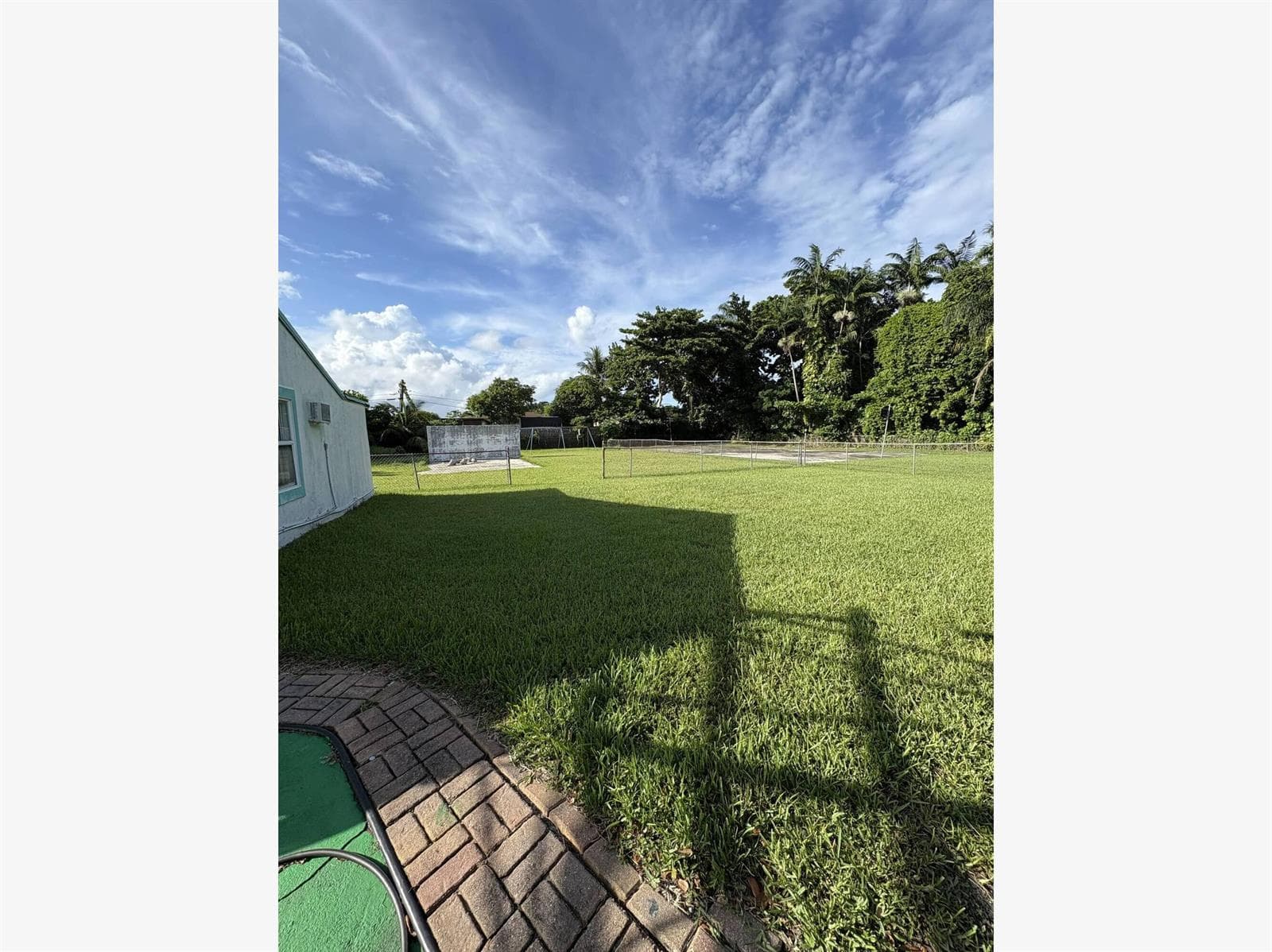 425 NE 154th Street, Miami FL 33162 — 1