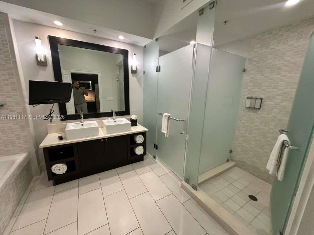 5300 NW 87th Ave # 910, Doral FL 33178 — 12