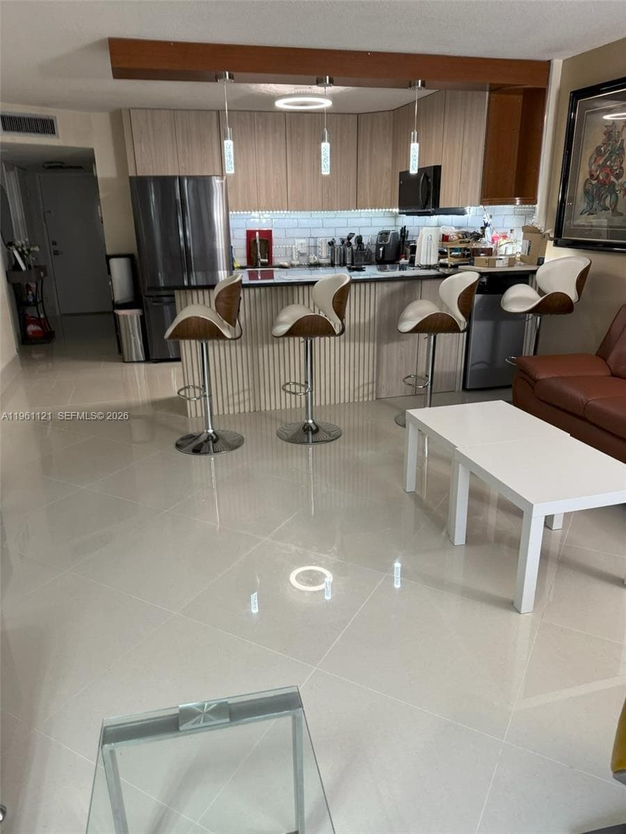 2801 NE 183rd St # 310W, Aventura FL 33160 — 2