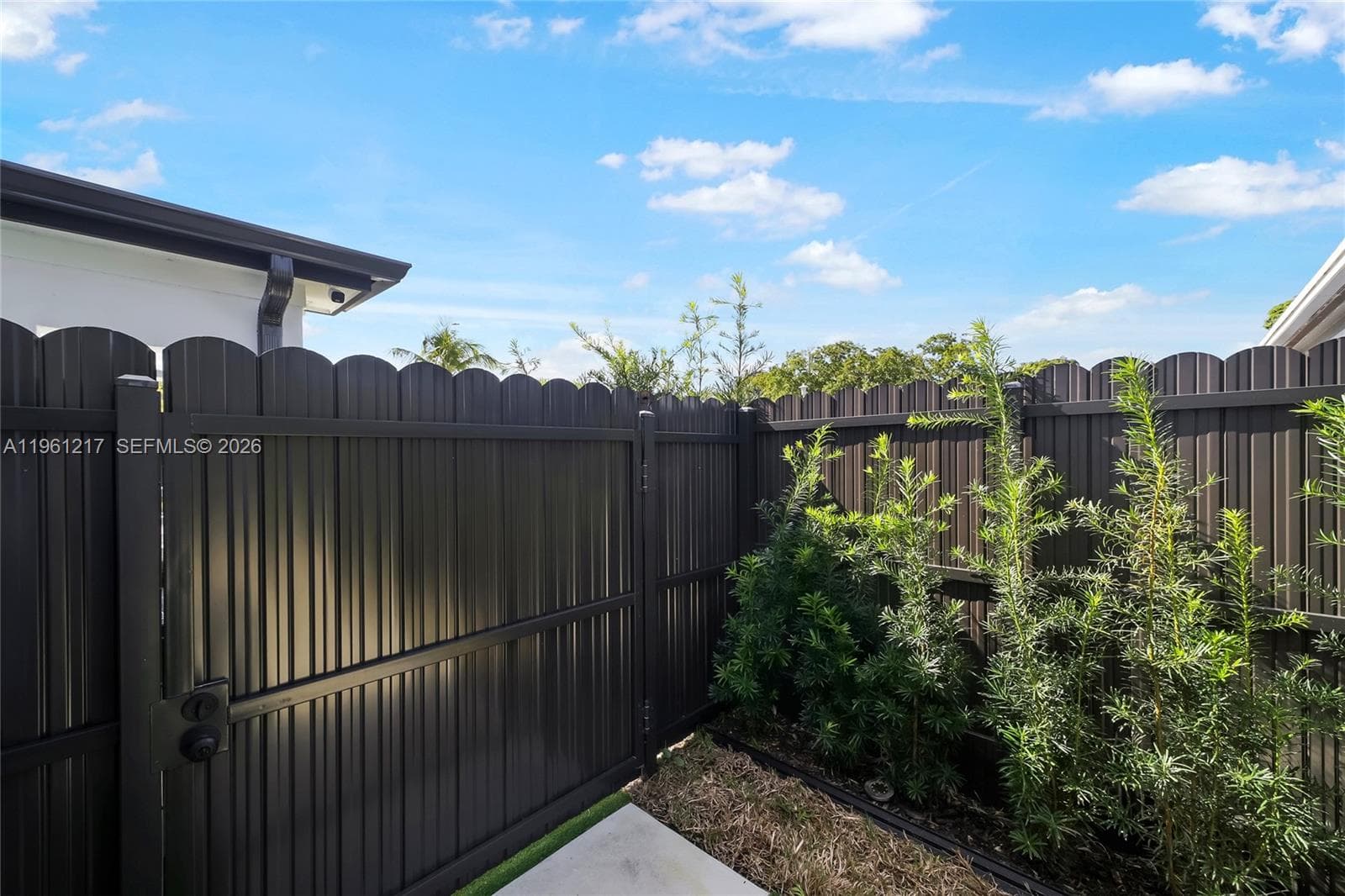 45 NE 124th Ter, North Miami FL 33161 — 66