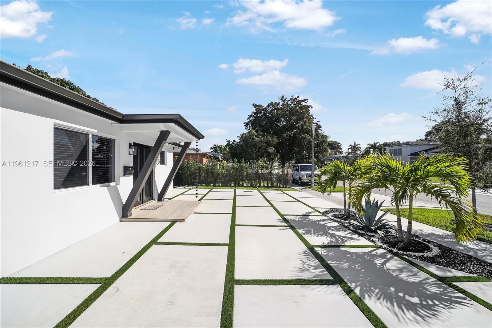 45 NE 124th Ter, North Miami FL 33161 — 5