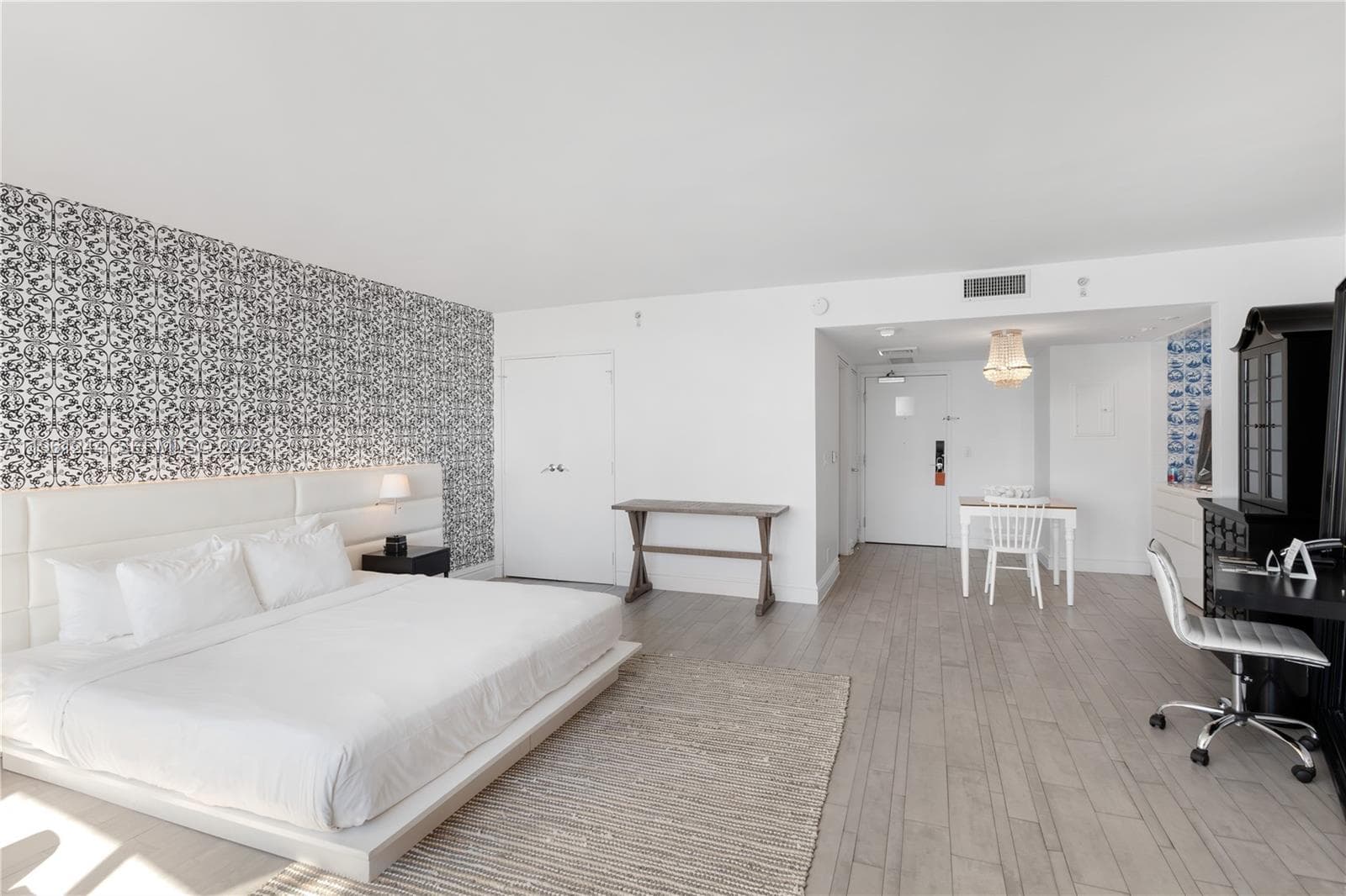 1100 West Ave # 408, Miami Beach FL 33139 — 11