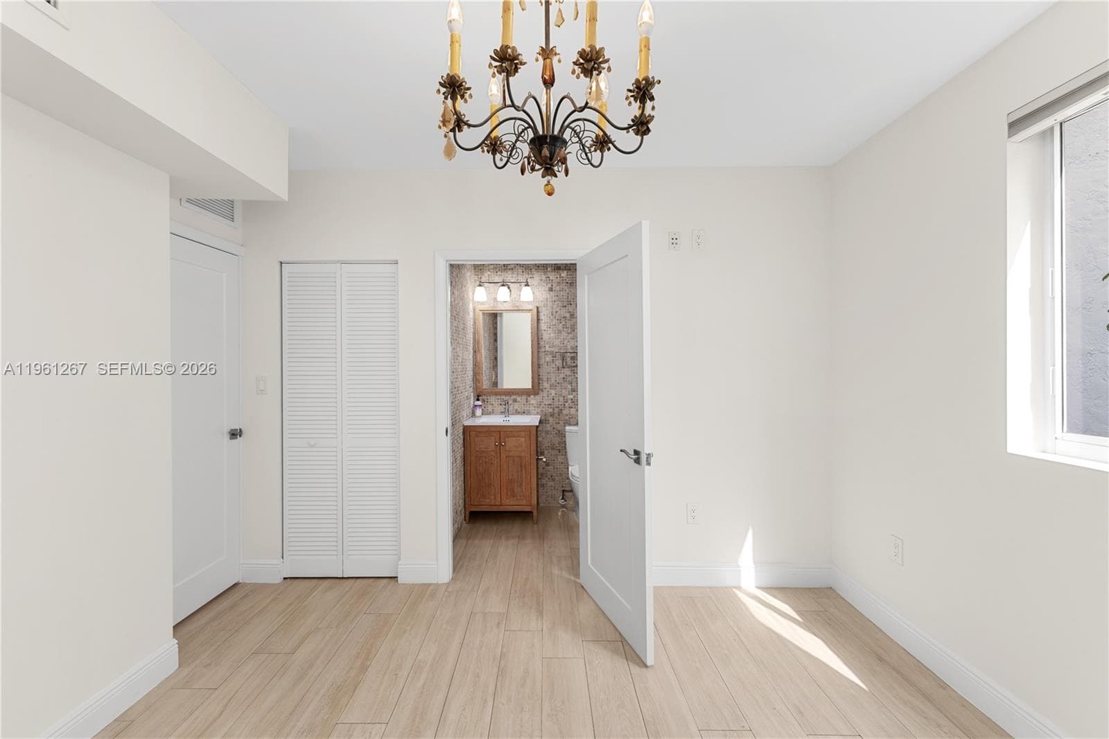 20205 W Oak Haven Cir, Miami FL 33179 — 23