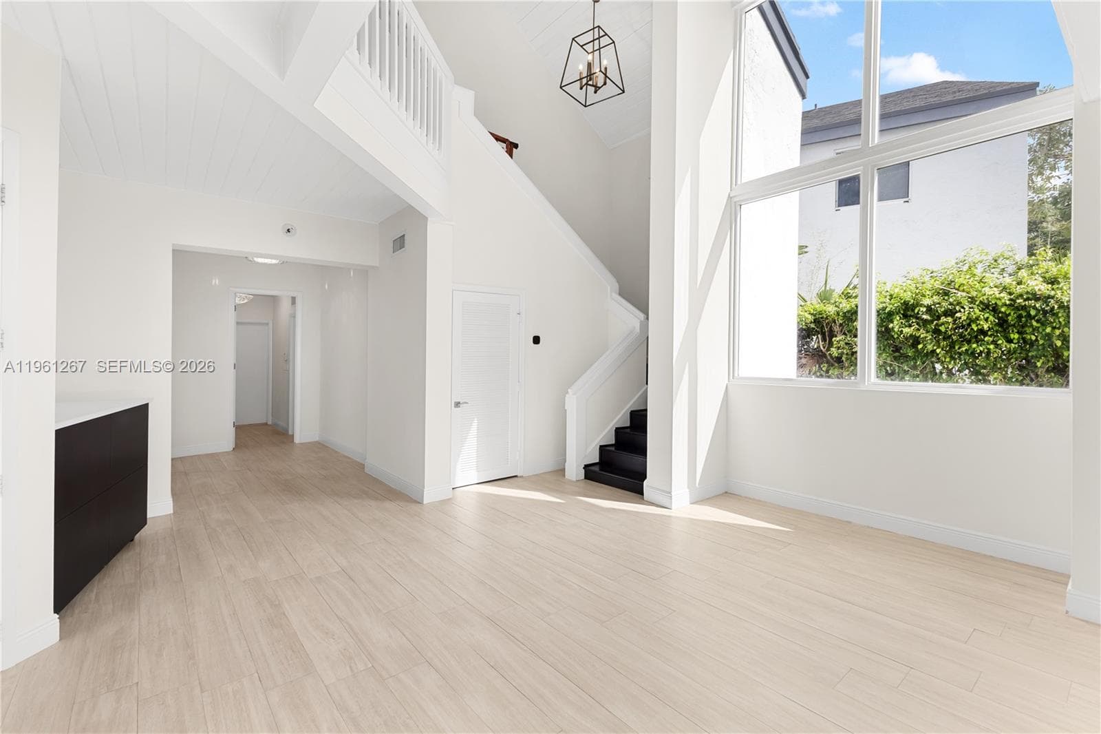 20205 W Oak Haven Cir, Miami FL 33179 — 10