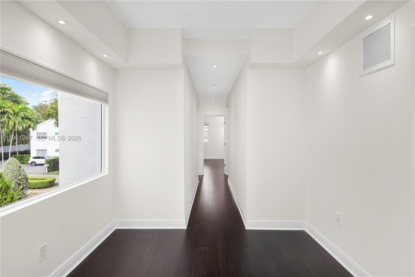 20205 W Oak Haven Cir, Miami FL 33179 — 15