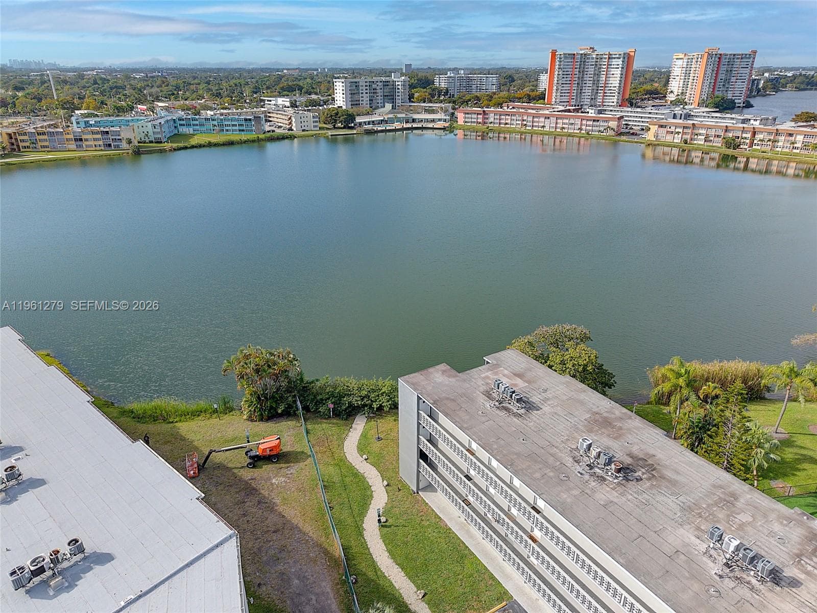 1690 NE 191st St # 1, Miami FL 33179 — 33