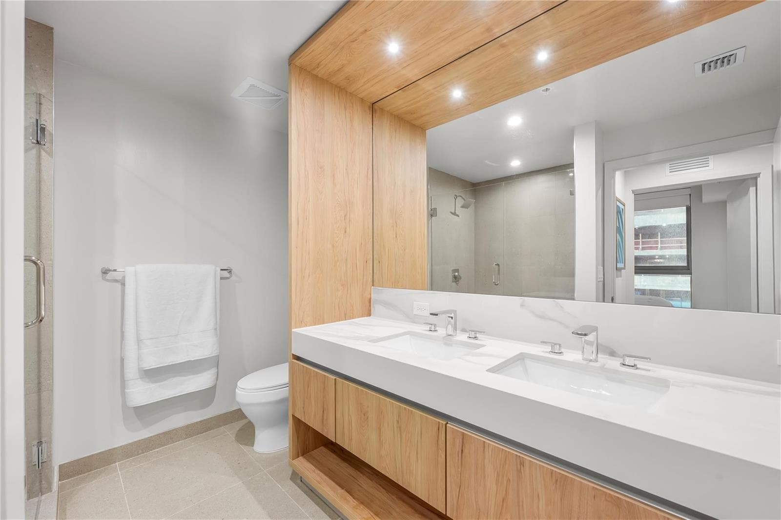 11 NE 6th Street # 907, Miami FL 33132 — 22