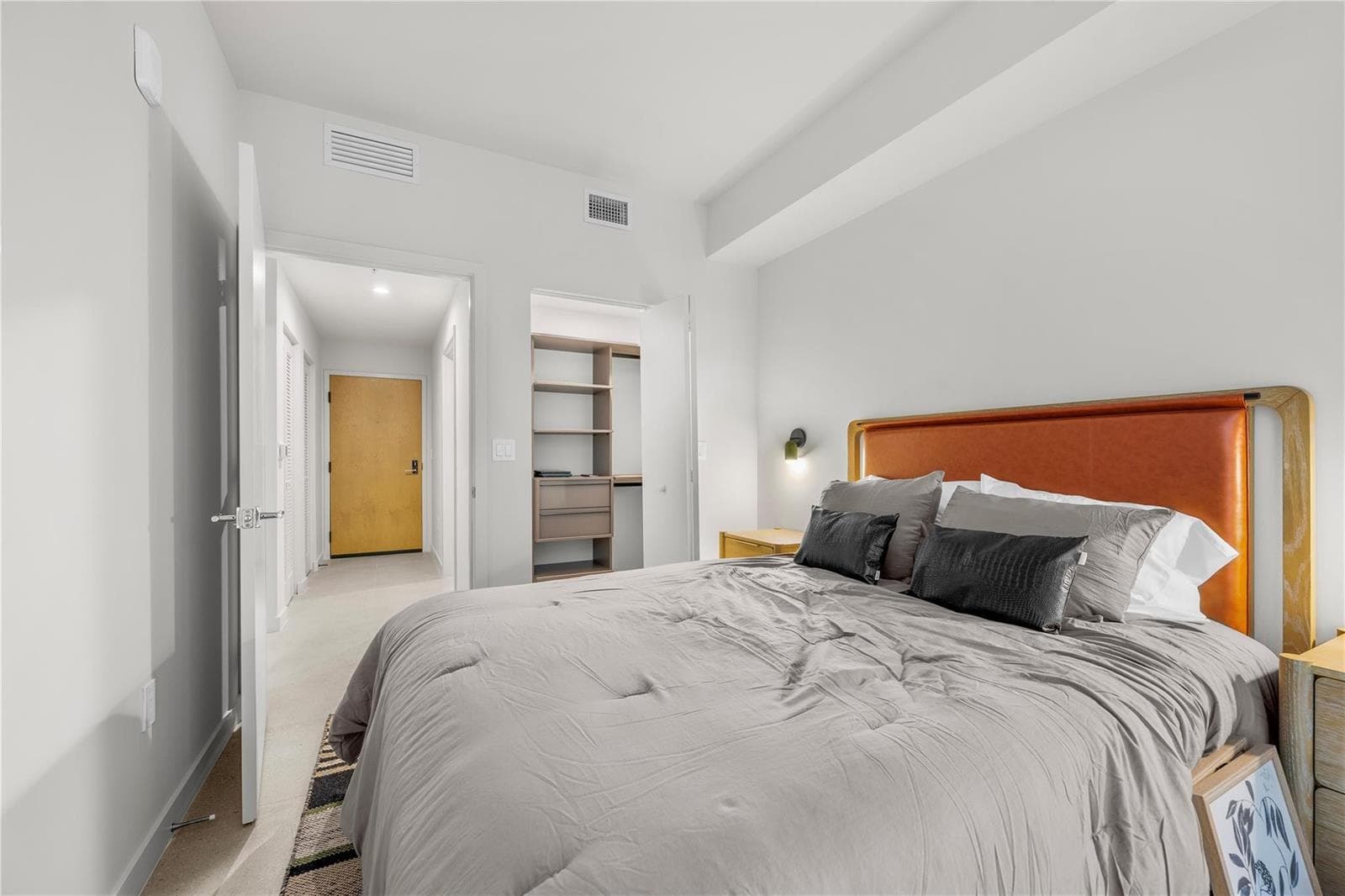 11 NE 6th Street # 907, Miami FL 33132 — 20