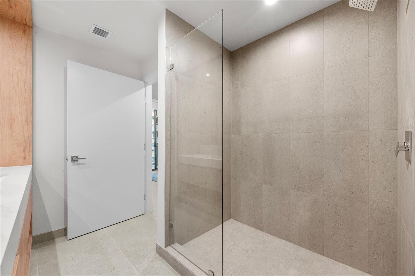 11 NE 6th Street # 907, Miami FL 33132 — 24