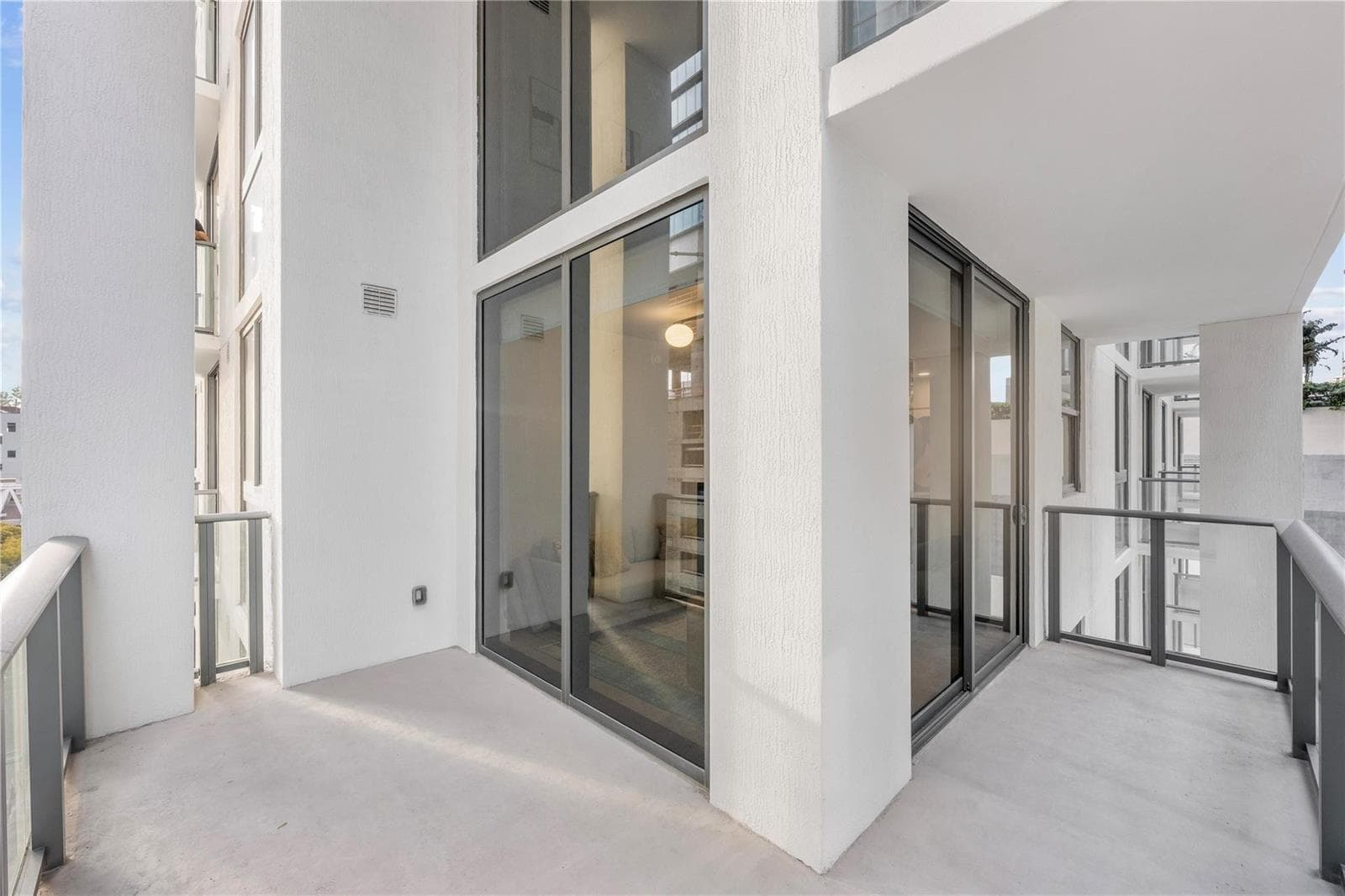 11 NE 6th Street # 907, Miami FL 33132 — 18