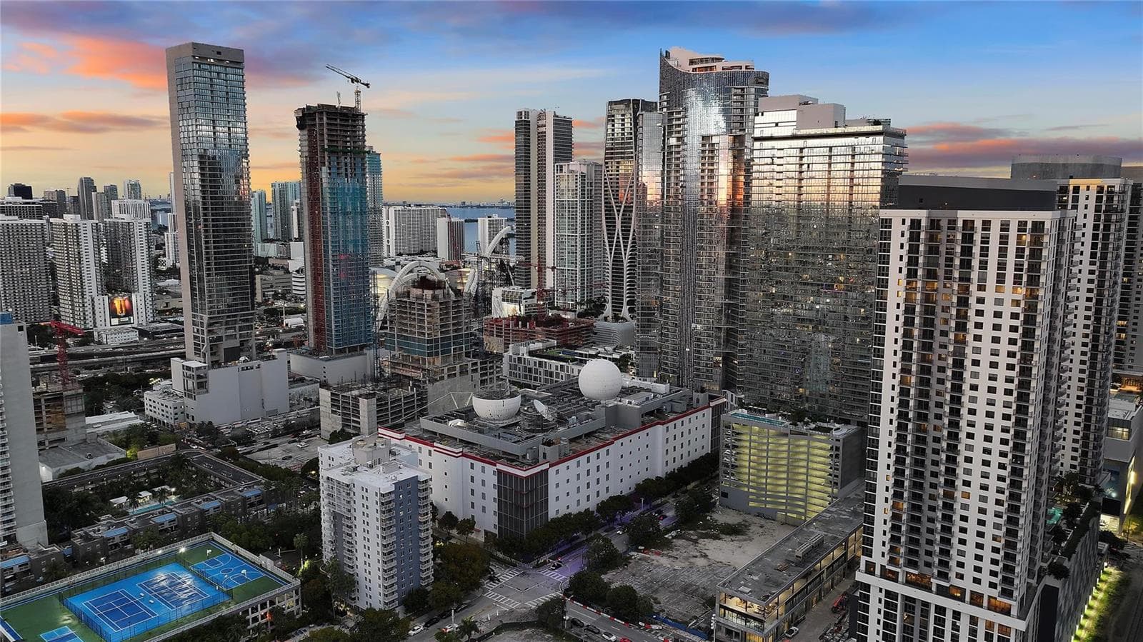 11 NE 6th Street # 907, Miami FL 33132 — 25