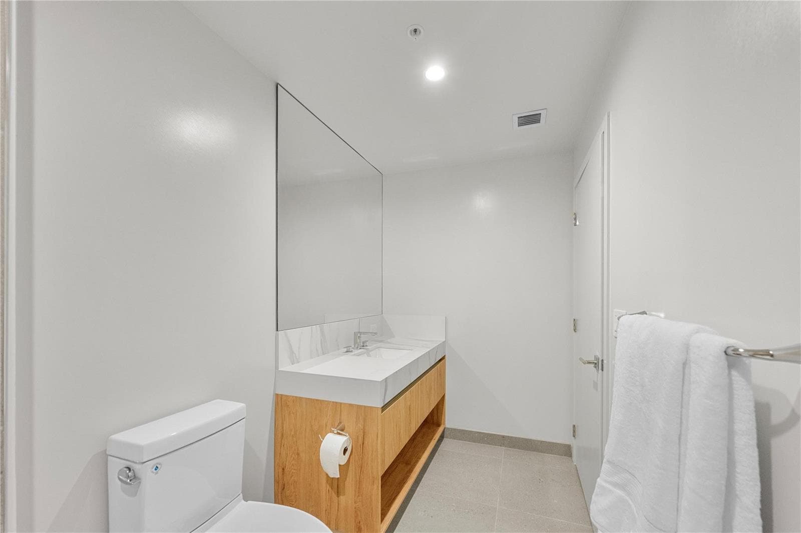 11 NE 6th Street # 907, Miami FL 33132 — 21