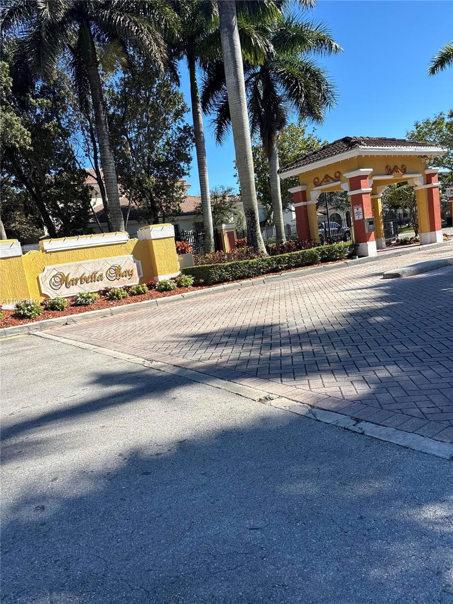 1044 NE 42nd Ter, Homestead FL 33033 — 1