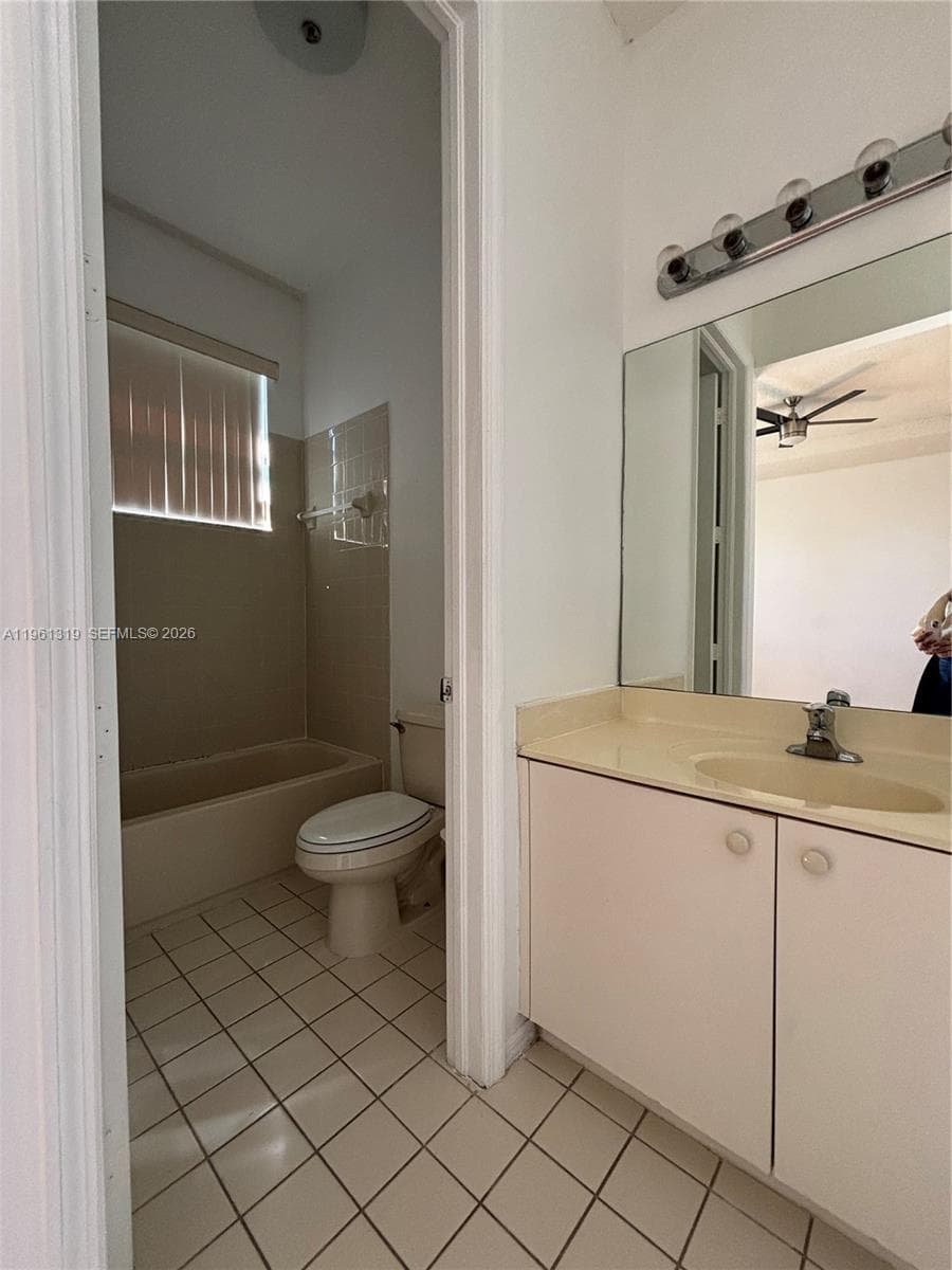 1044 NE 42nd Ter, Homestead FL 33033 — 10