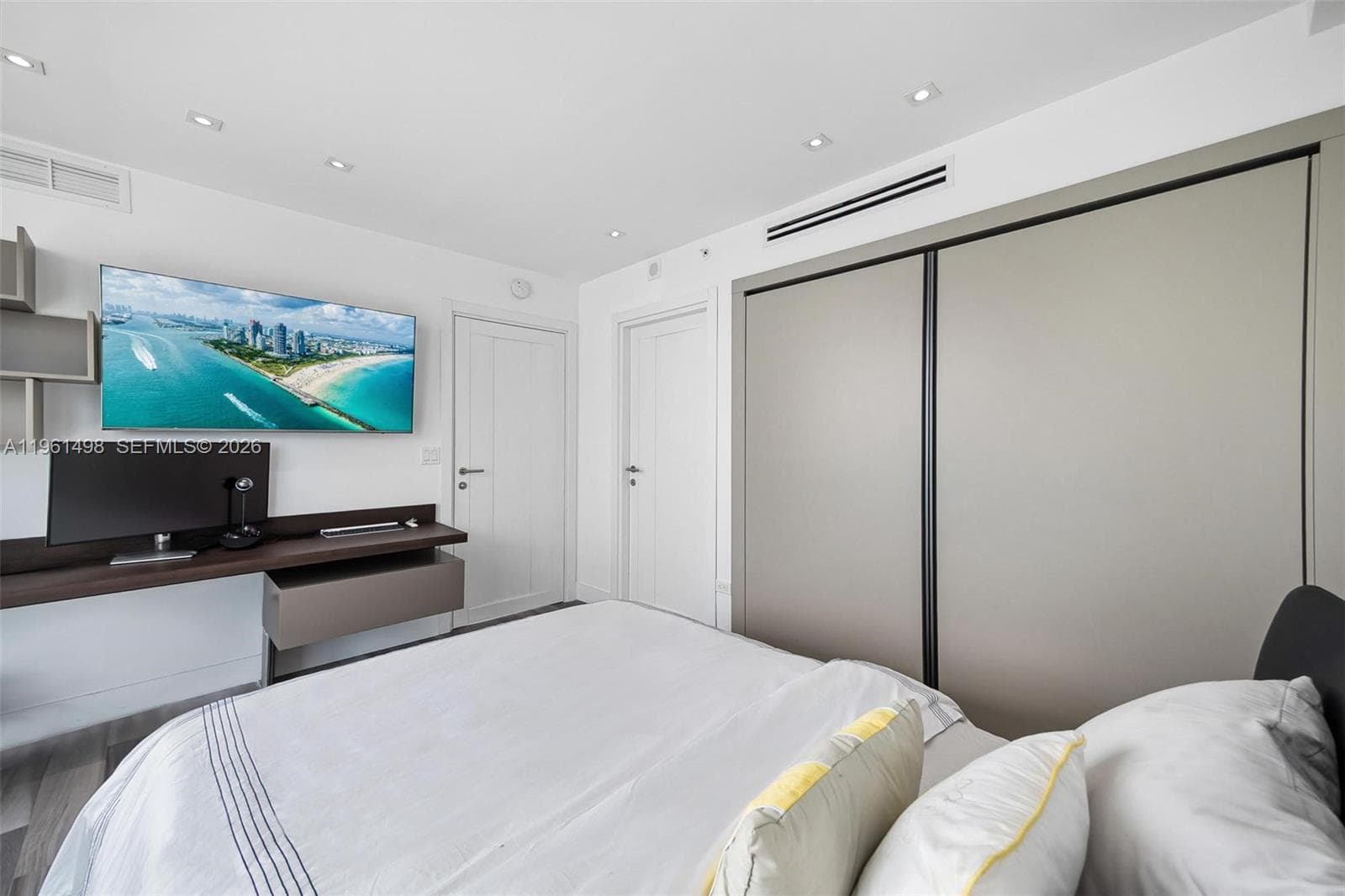 1331 Brickell Bay Dr # 33, Miami FL 33131 — 15