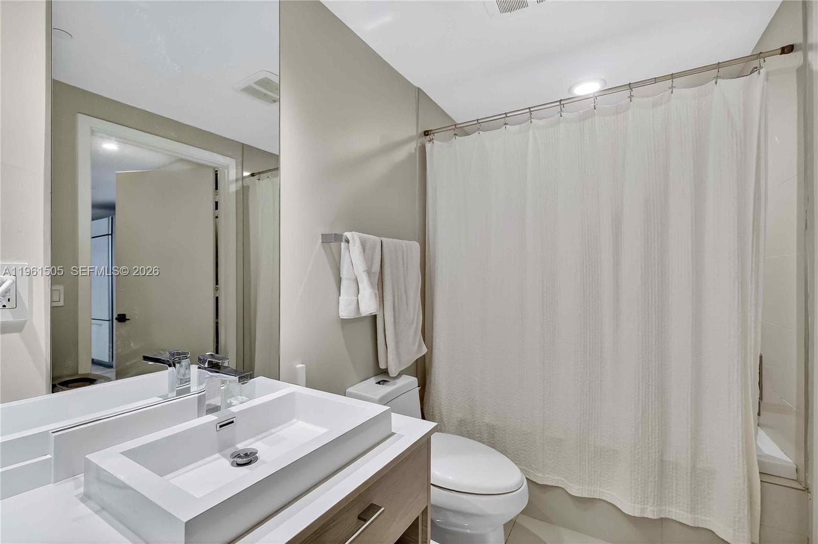 45 SW 9th St # 3807, Miami FL 33130 — 13