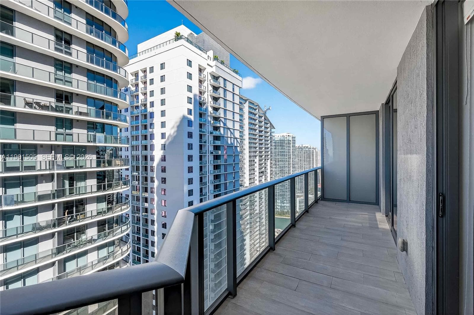 45 SW 9th St # 3807, Miami FL 33130 — 17