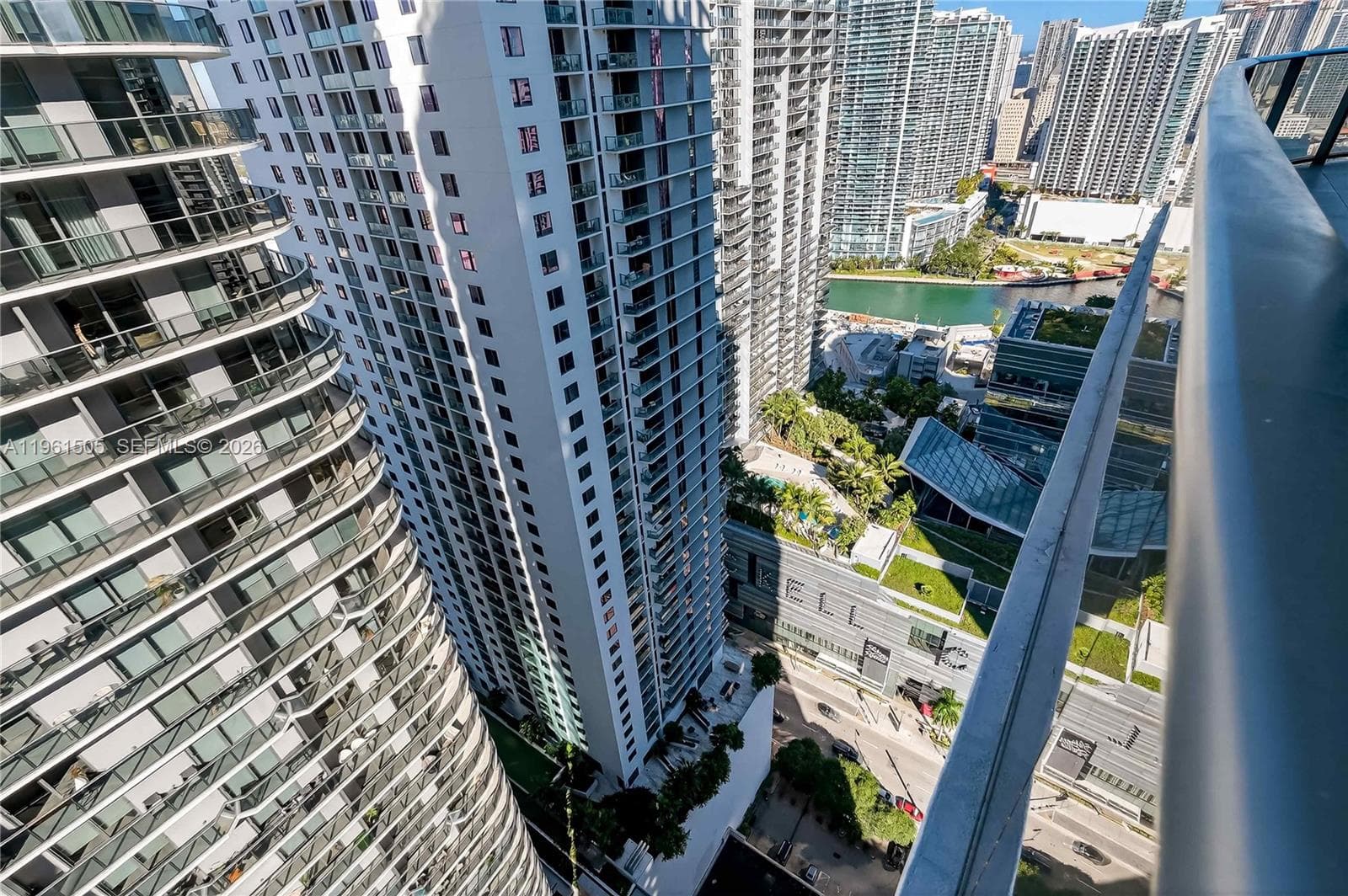 45 SW 9th St # 3807, Miami FL 33130 — 22