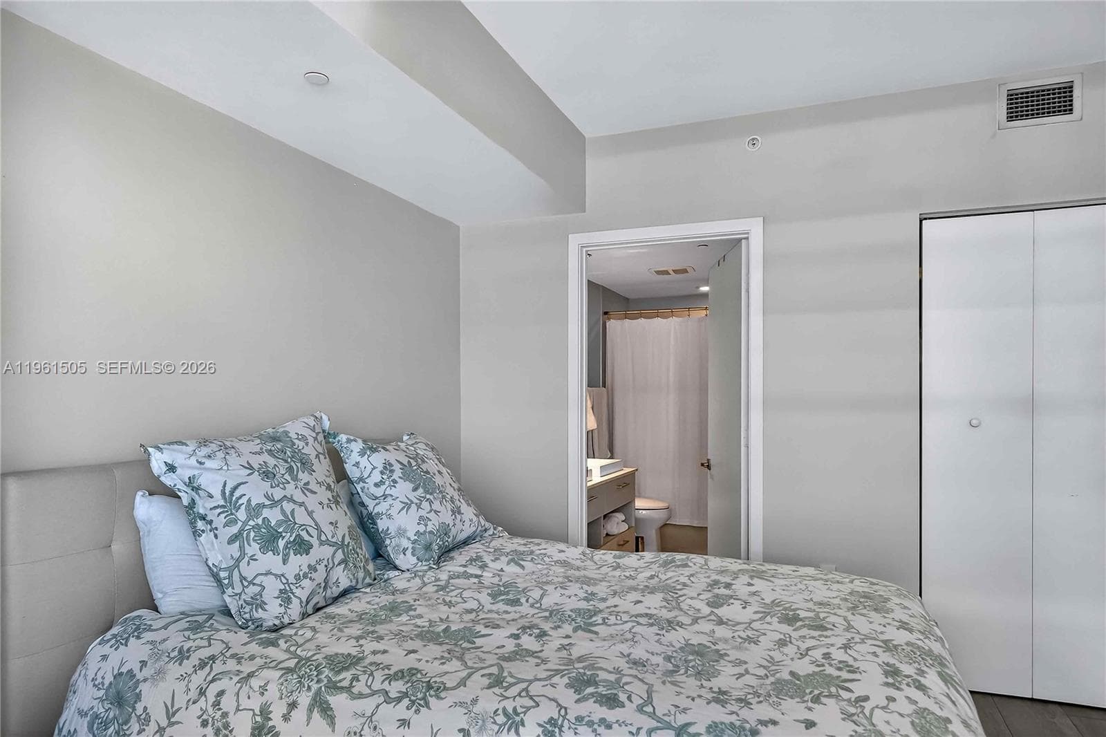 45 SW 9th St # 3807, Miami FL 33130 — 10