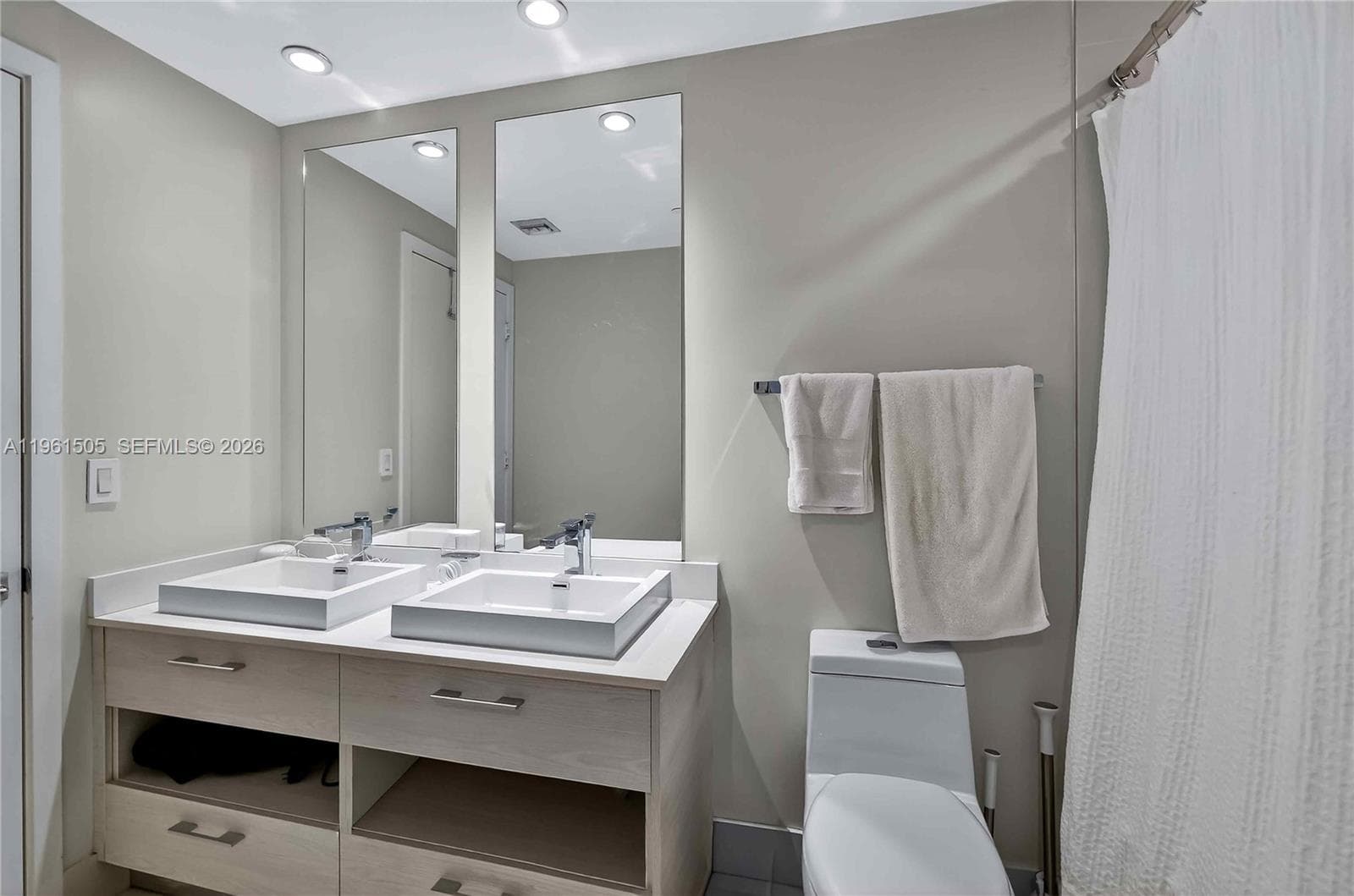 45 SW 9th St # 3807, Miami FL 33130 — 11