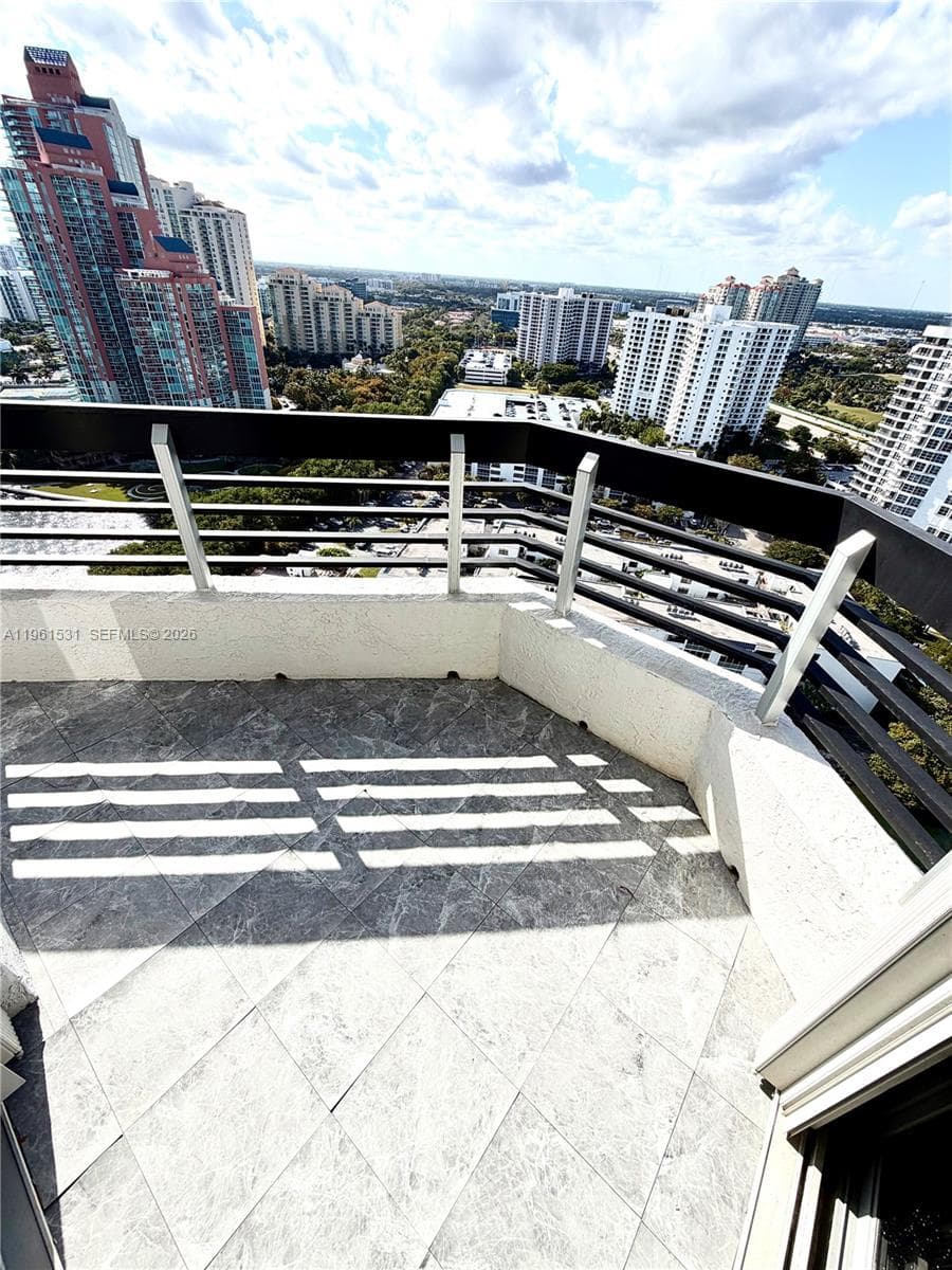 3530 Mystic Pointe Dr # 2605, Aventura FL 33180 — 17