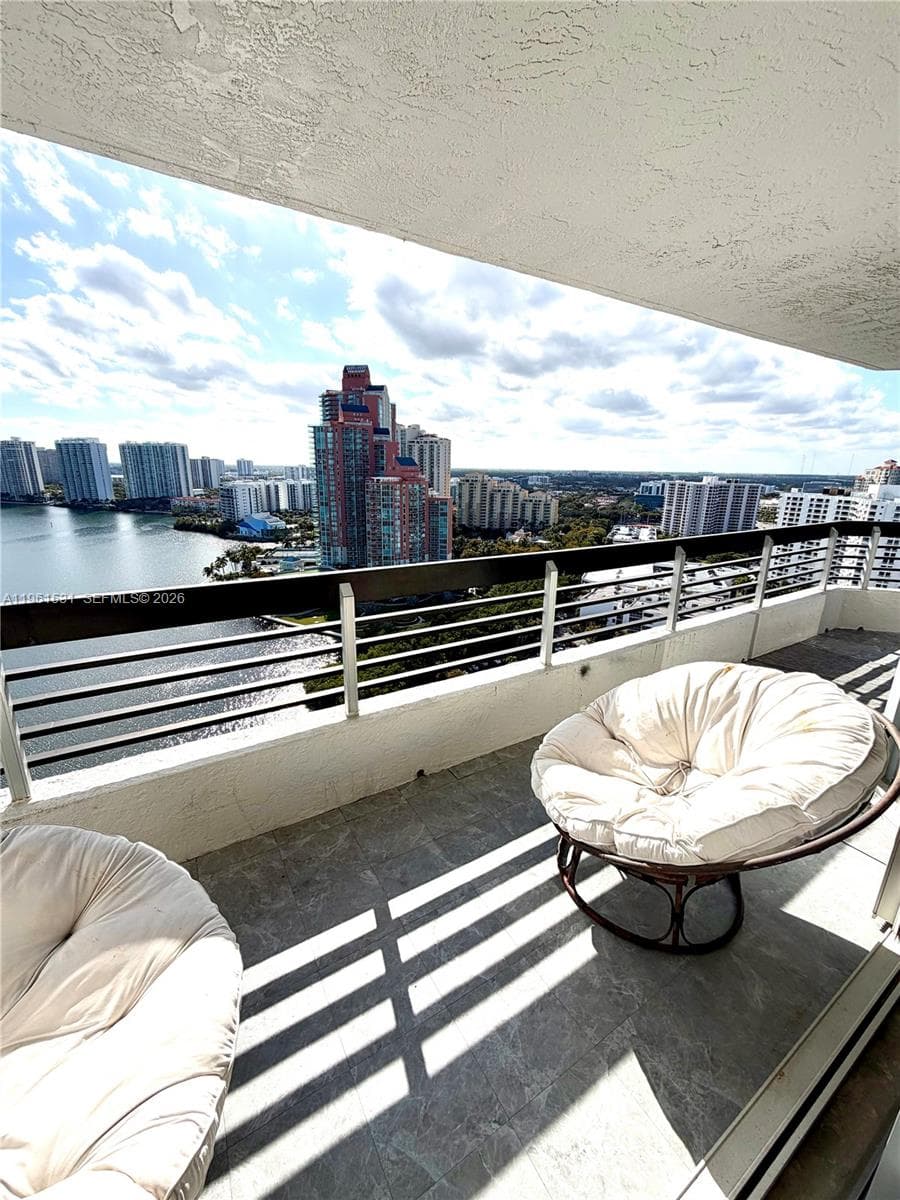 3530 Mystic Pointe Dr # 2605, Aventura FL 33180 — 18