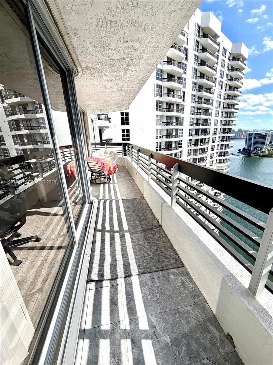 3530 Mystic Pointe Dr # 2605, Aventura FL 33180 — 19