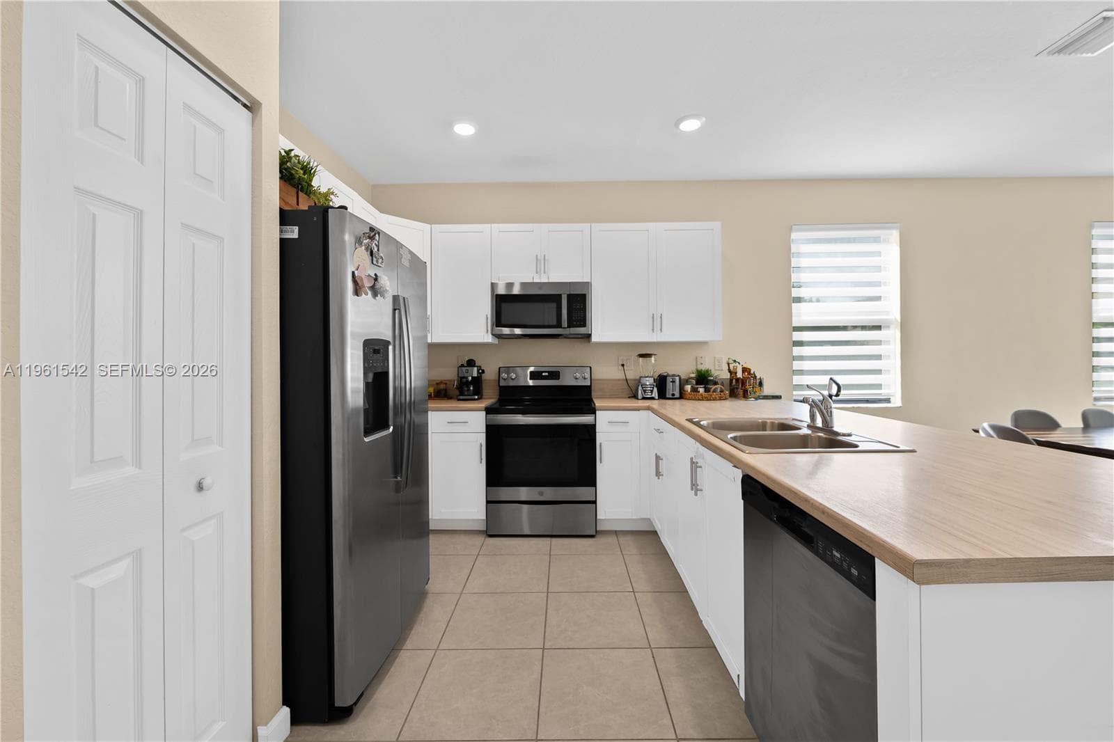 11006 W 32nd Ln, Hialeah FL 33018 — 10