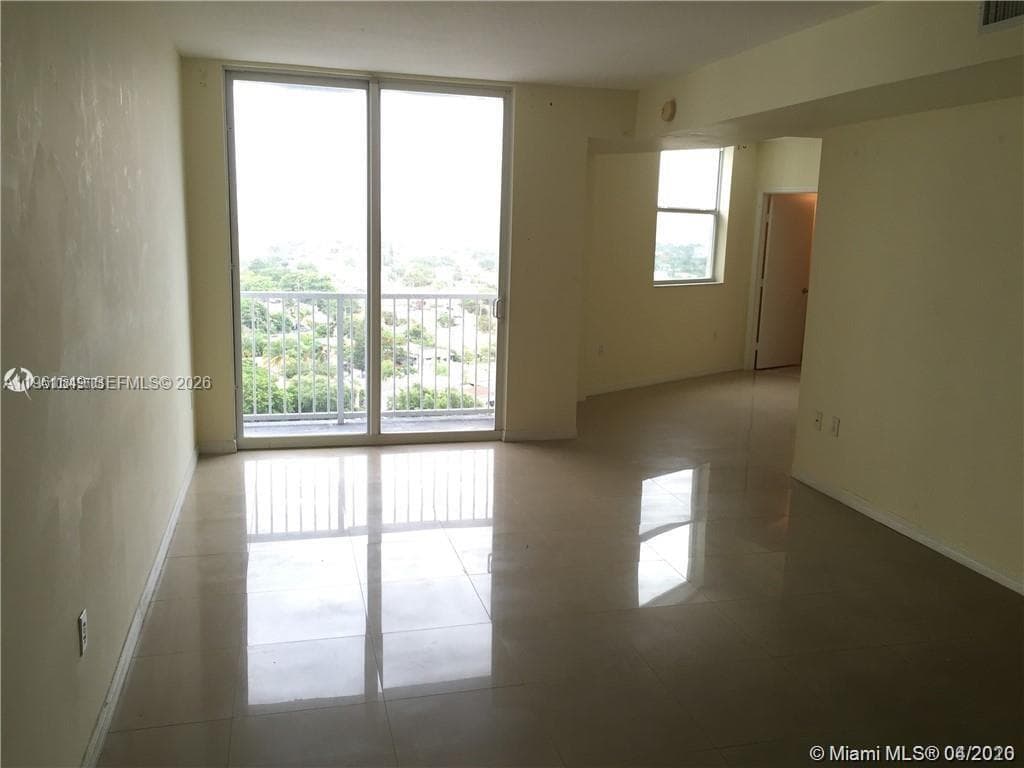 1 Glen Royal Pkwy # 1404, Miami FL 33125 — 1