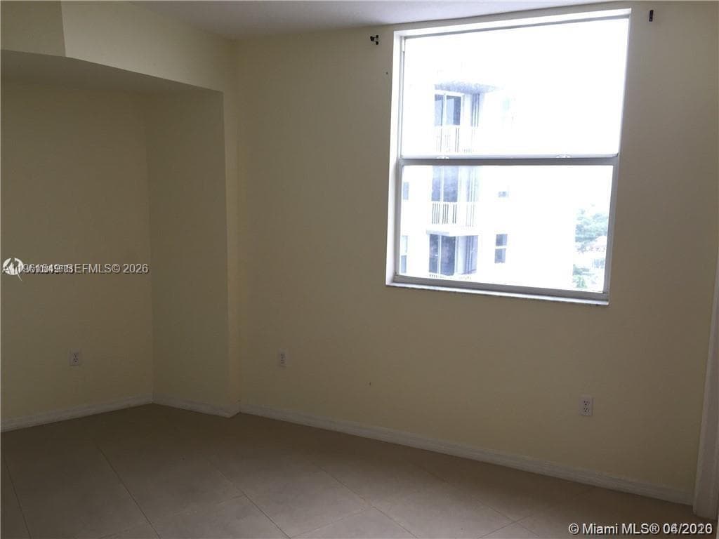 1 Glen Royal Pkwy # 1404, Miami FL 33125 — 9