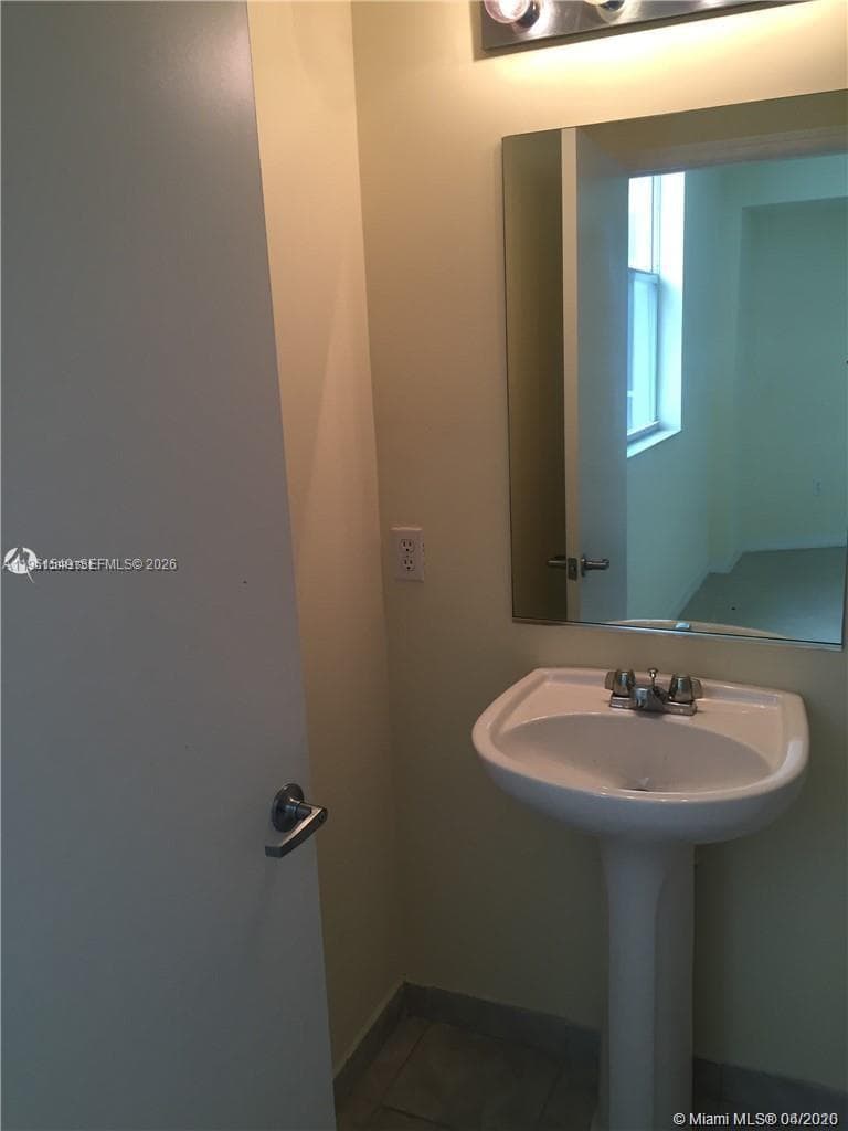 1 Glen Royal Pkwy # 1404, Miami FL 33125 — 10