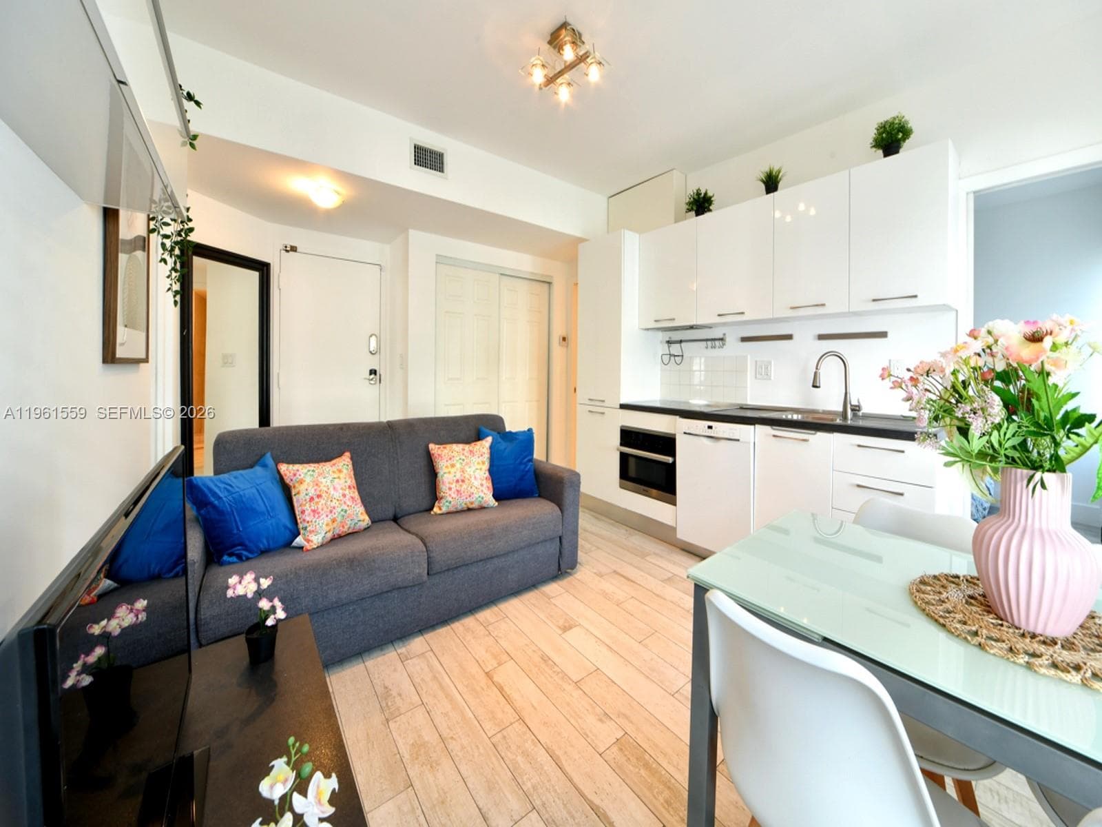 811 Jefferson Ave # 204, Miami Beach FL 33139 — 5