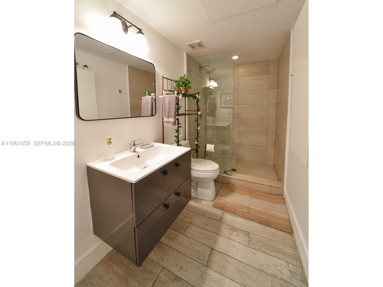 811 Jefferson Ave # 204, Miami Beach FL 33139 — 8