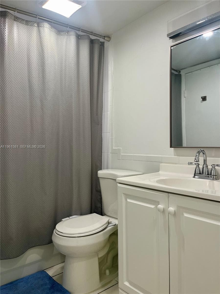 11800 SW 18th St # 4, Miami FL 33175 — 12