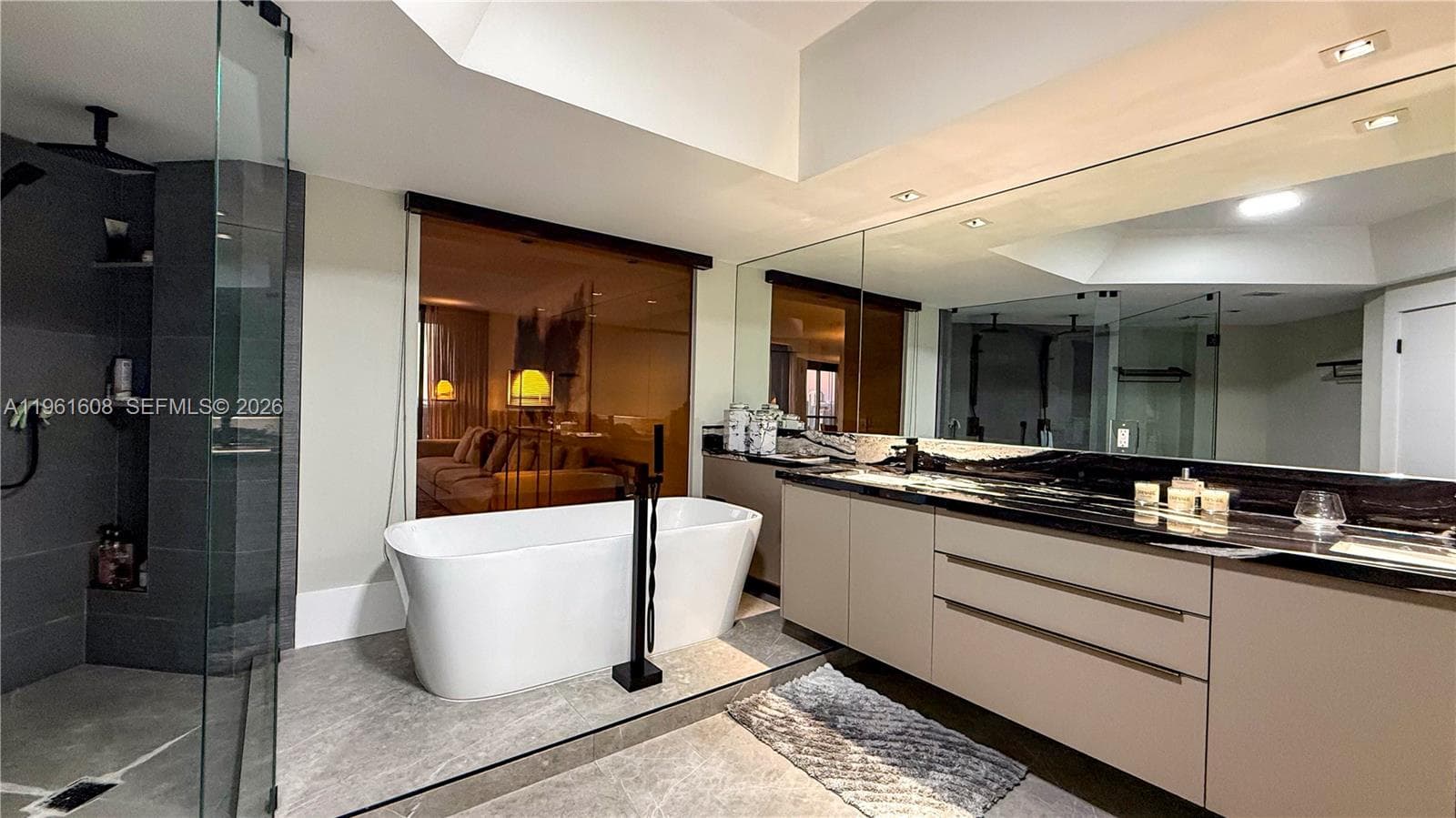 2000 Island Blvd # 2404, Aventura FL 33160 — 33